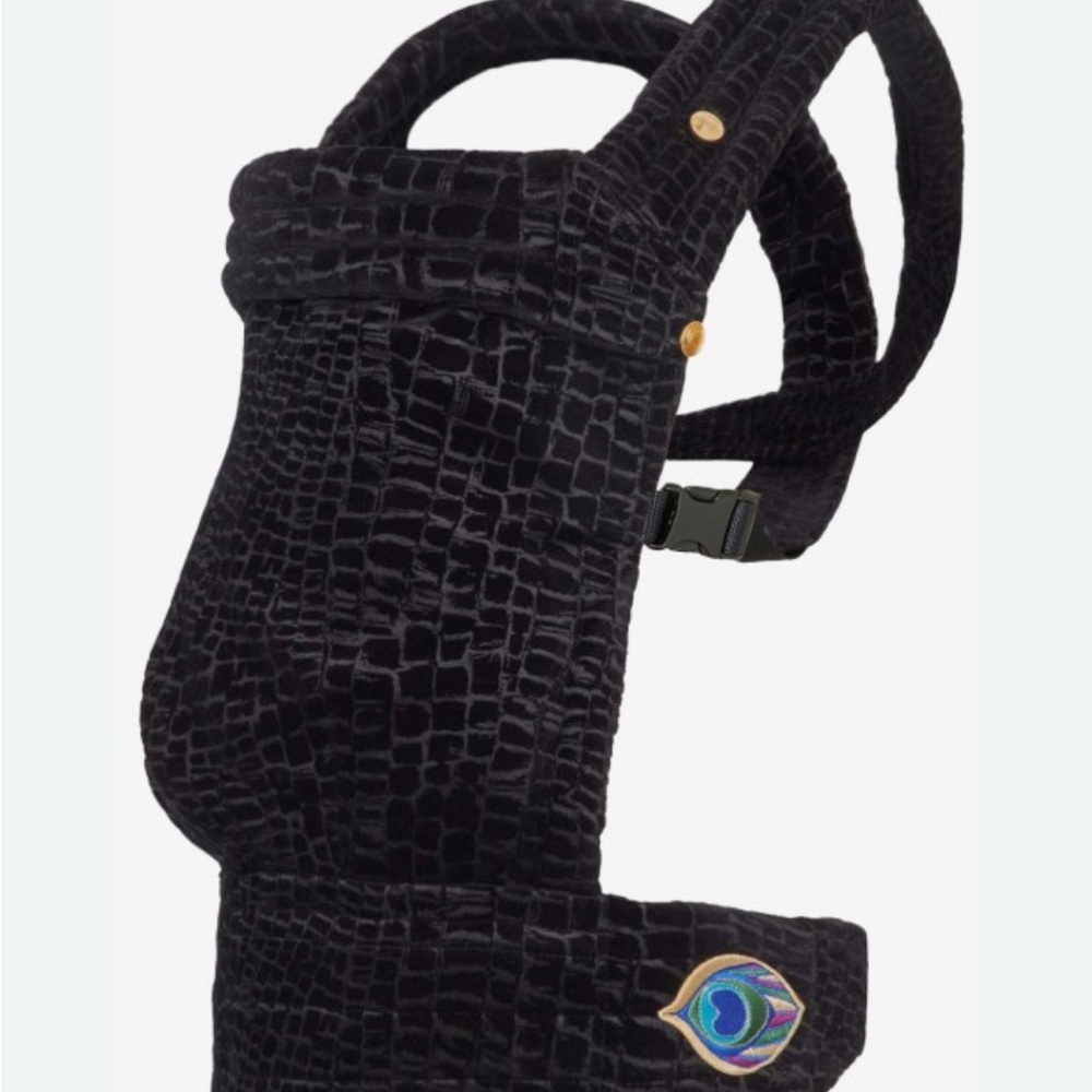 ARTIPOPPE Black Snake Child Carrier with Textured Design